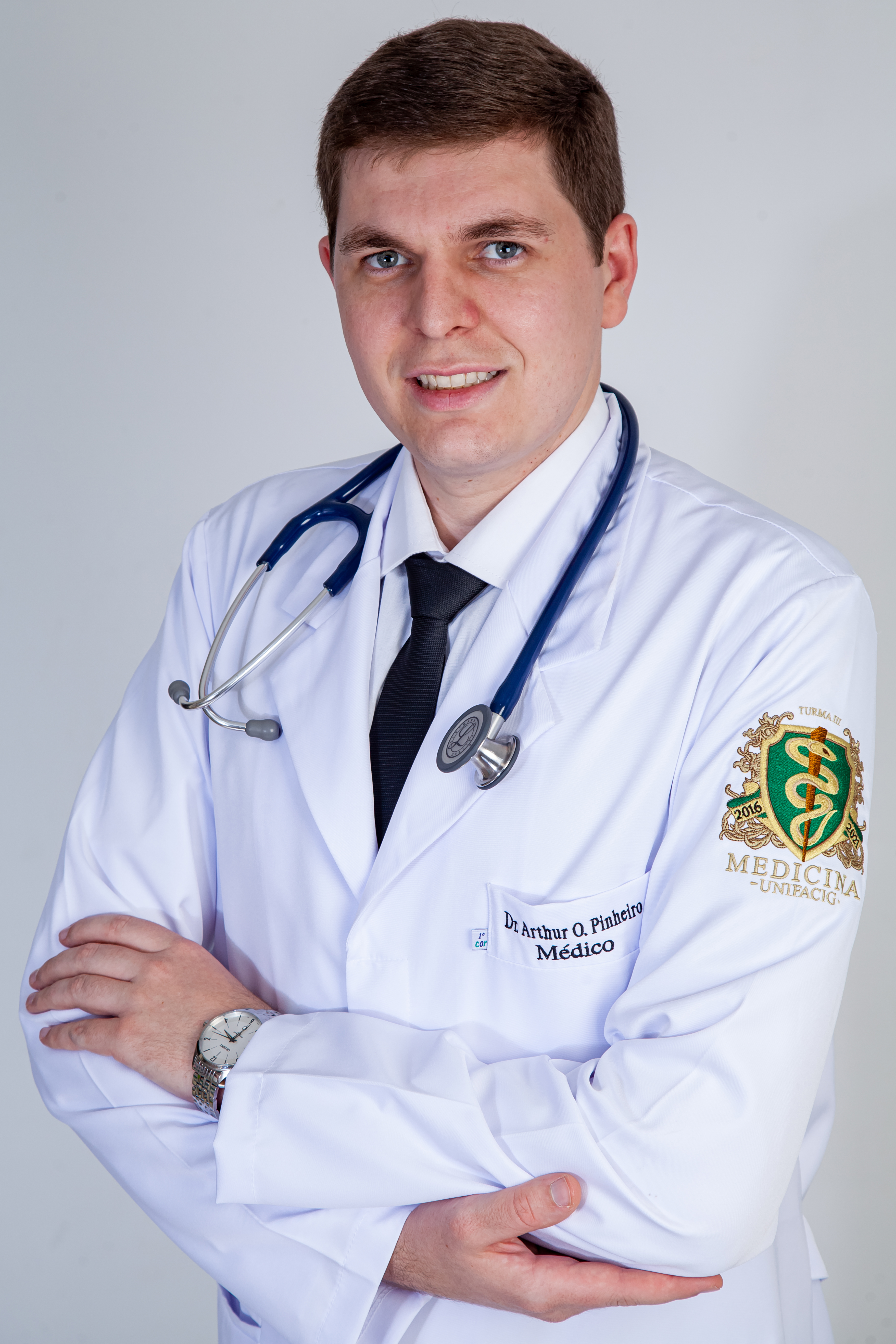 Foto do Dr. Arthur Oliveira Pinheiro, ortopedista